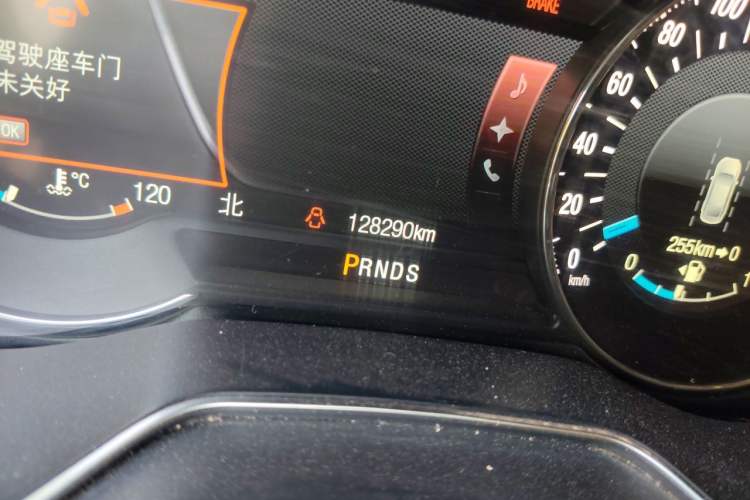 Used Ford Mondeo 2013 2.0L GTDi240 Ultimate Edition Odometer Close Up
