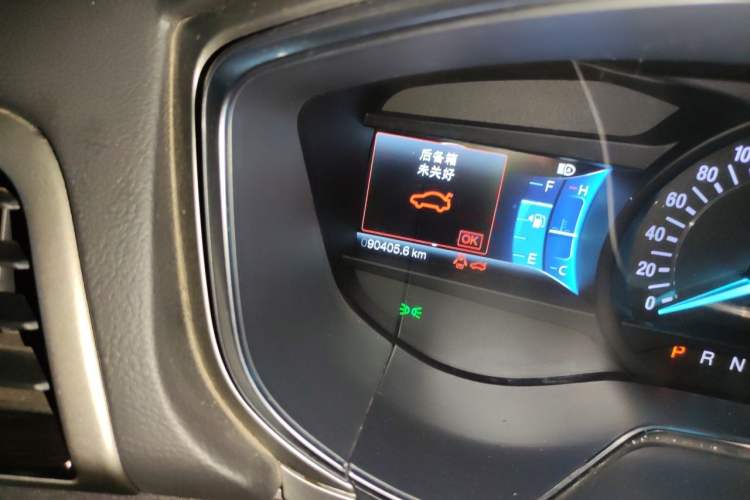 Used Ford Mondeo 2013 2.0L GTDi 200 Luxury Model Odometer Close Up