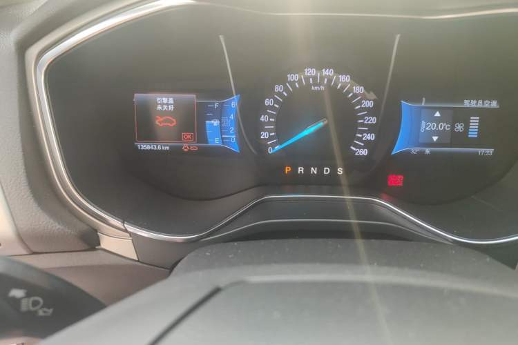 Used Ford Mondeo 2013 2.0L GTDi 200 Luxury Model Odometer Close Up