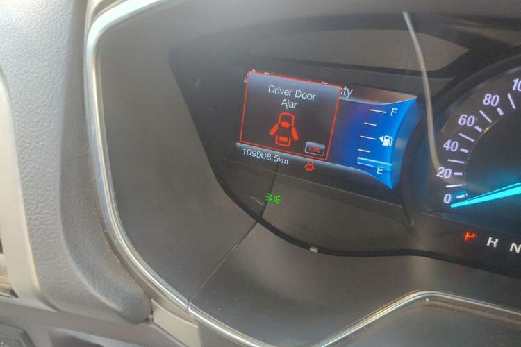 Used Ford Mondeo 2013 2.0L GTDi 200 Fashion Edition Odometer Close Up