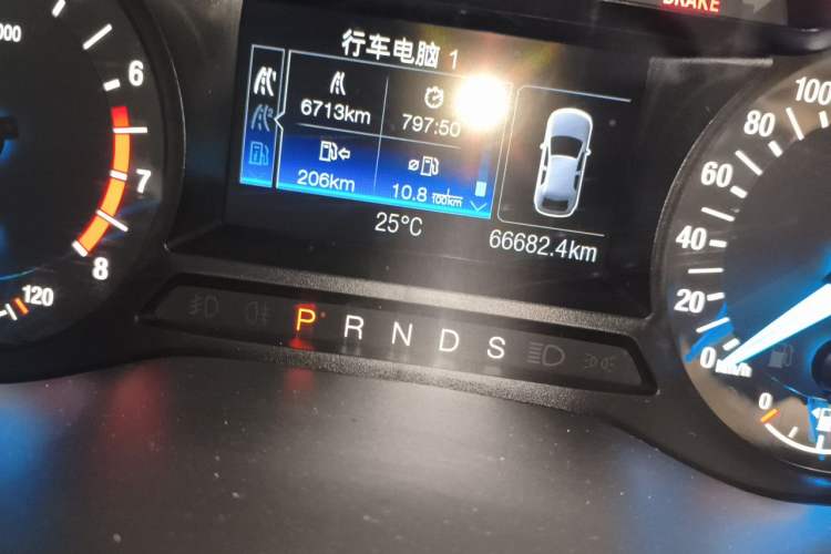 Used Ford Mondeo 2013 1.5L GTDi180 Fashion Edition Odometer Close Up