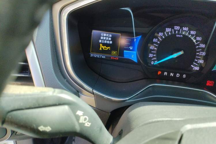 Used Ford Mondeo 2013 2.0L GTDi 200 Luxury Model Odometer Close Up