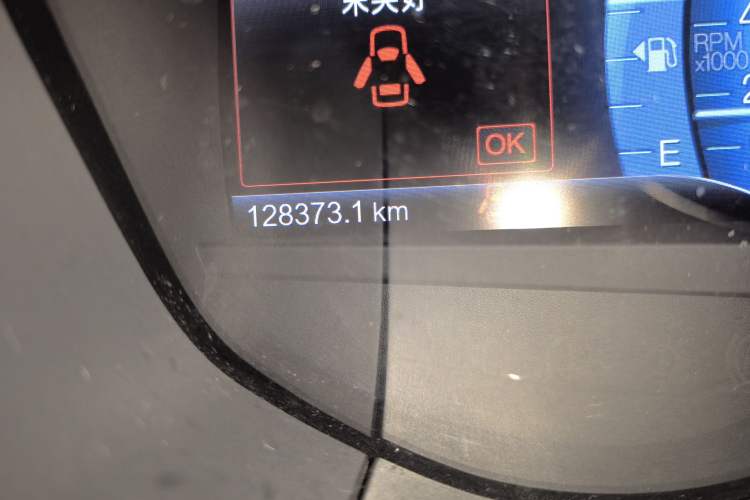 Used Ford Mondeo 2013 2.0L GTDi 200 Luxury Model Odometer Close Up