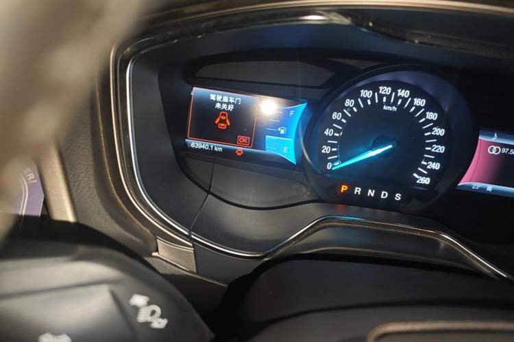 Used Ford Mondeo 2013 2.0L GTDi 200 Luxury Model Odometer Close Up