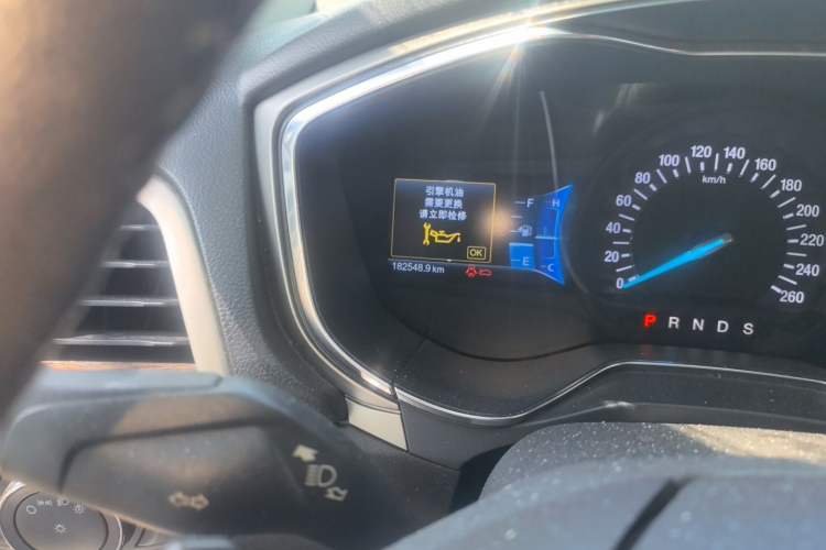 Used Ford Mondeo 2013 2.0L GTDi 200 Luxury Model Odometer Close Up