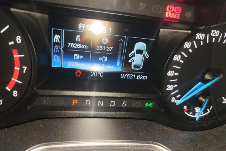 Used Ford Mondeo 2013 2.0L GTDi 200 Fashion Edition Odometer Close Up