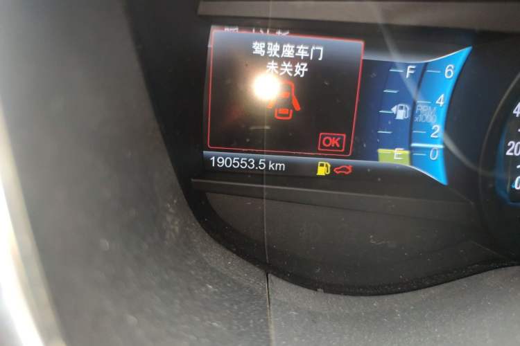 Used Ford Mondeo 2013 2.0L GTDi 200 Luxury Model Odometer Close Up