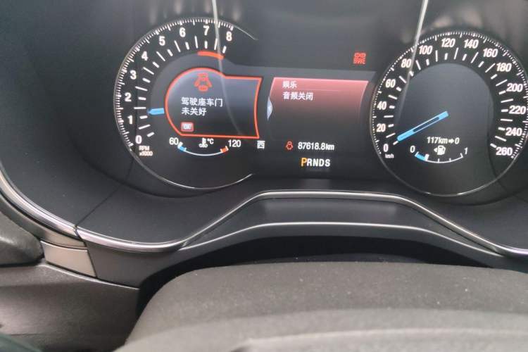 Used Ford Mondeo 2013 2.0L GTDi240 Luxury Sport Model Odometer Close Up