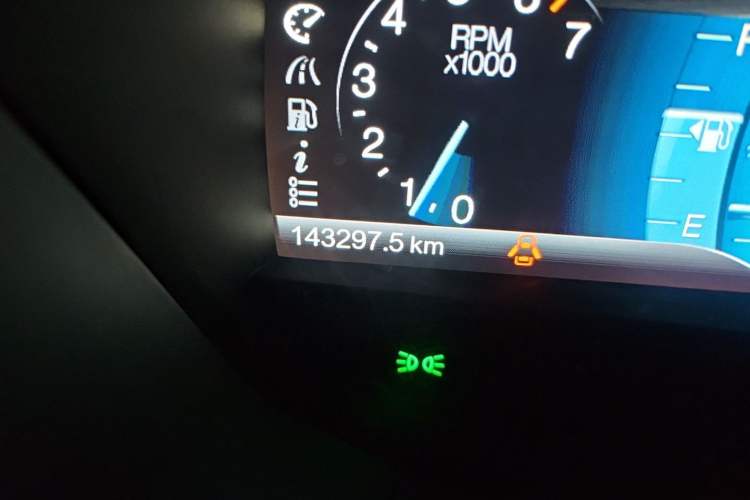 Used Ford Mondeo 2013 2.0L GTDi 200 Luxury Model Odometer Close Up