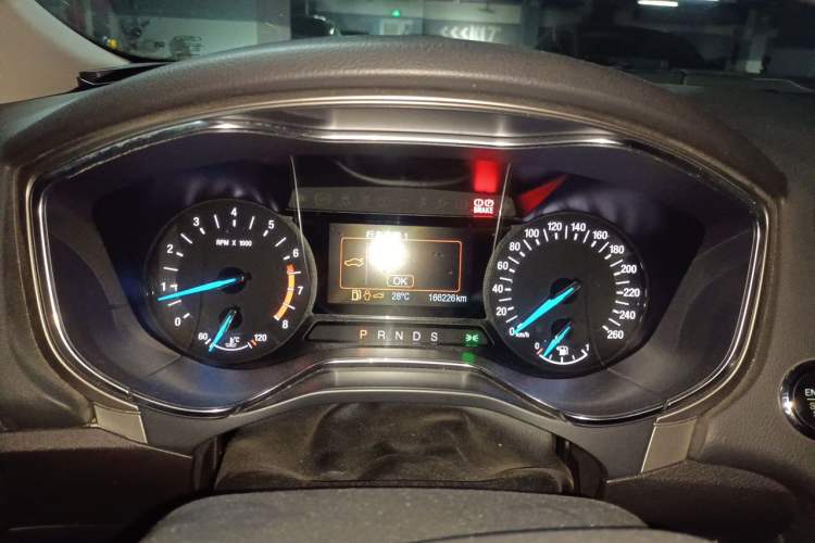 Used Ford Mondeo 2013 2.0L GTDi 200 Fashion Edition Odometer Close Up