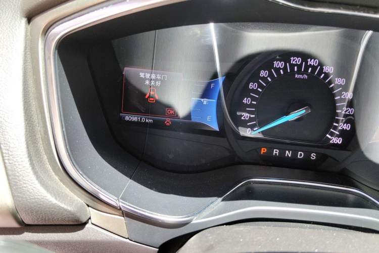 Used Ford Mondeo 2013 2.0L GTDi 200 Luxury Model Odometer Close Up