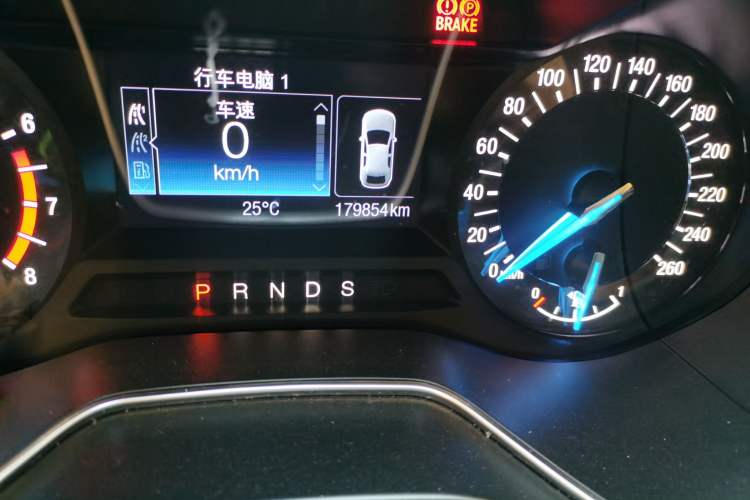 Used Ford Mondeo 2013 2.0L GTDi 200 Fashion Edition Odometer Close Up