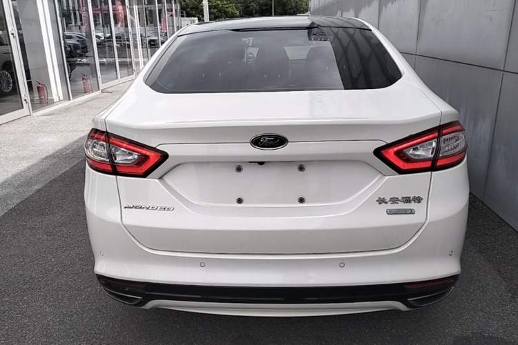 Used Ford Mondeo 2013 2.0L GTDi 200 Luxury Model Rear