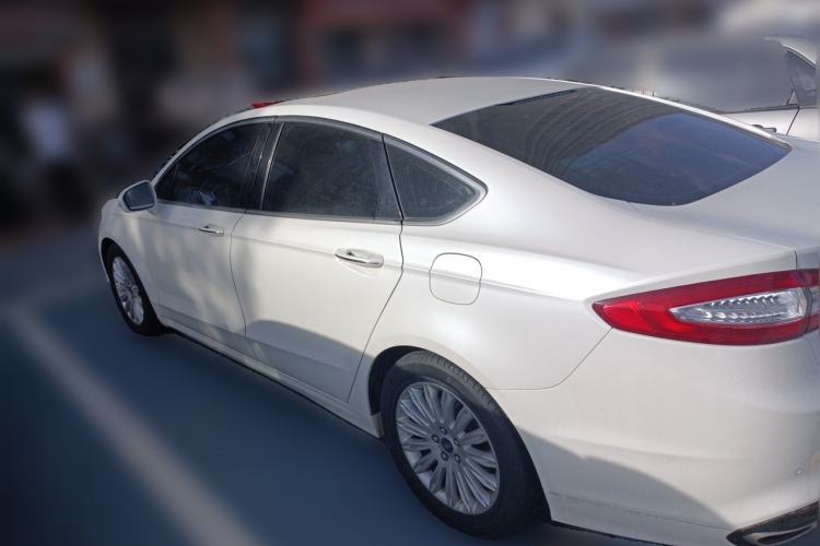 Used Ford Mondeo 2013 2.0L GTDi 200 Luxury Model Rear Left 45 Deg