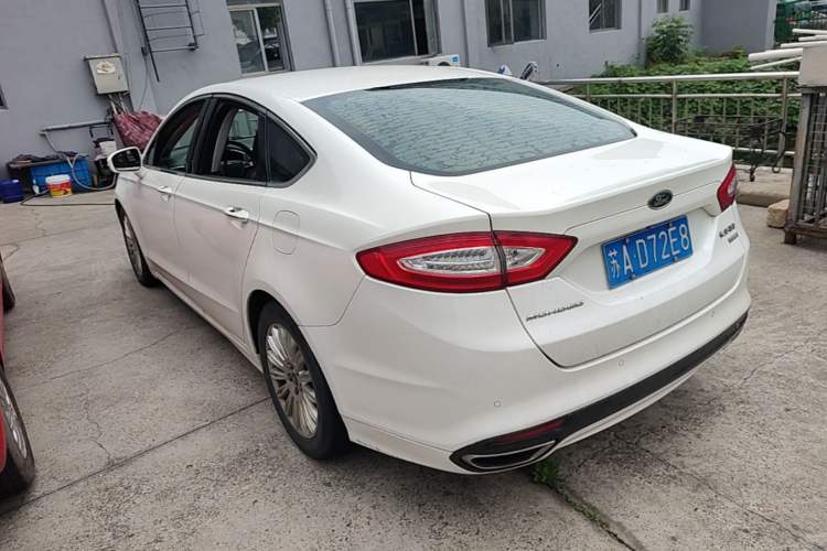 Used Ford Mondeo 2013 2.0L GTDi 200 Luxury Model Rear Left 45 Deg