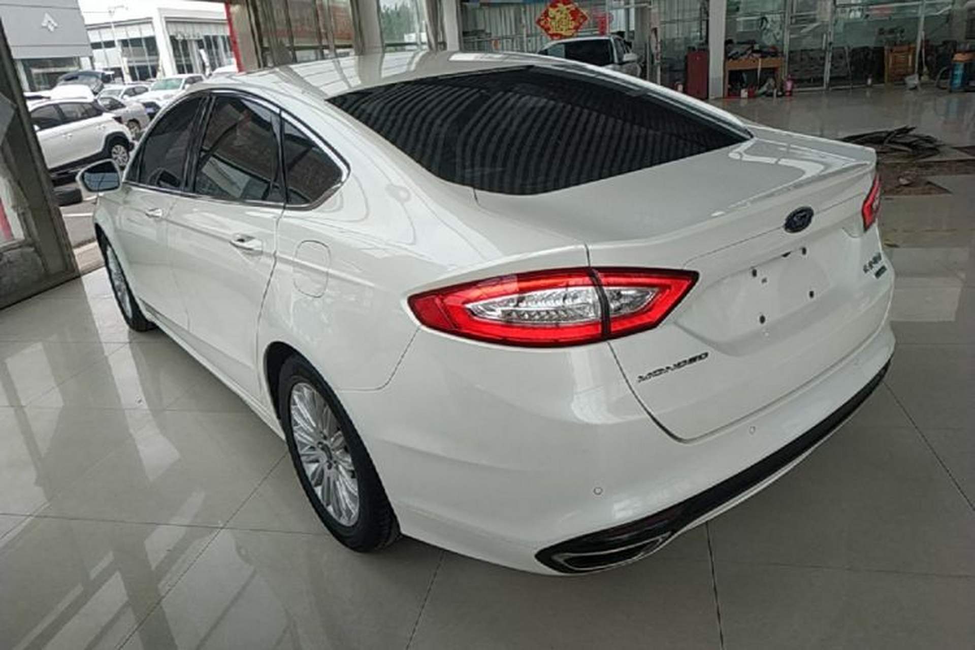 Used Ford Mondeo 2013 2.0L GTDi 200 Luxury Model Rear Left 45 Deg