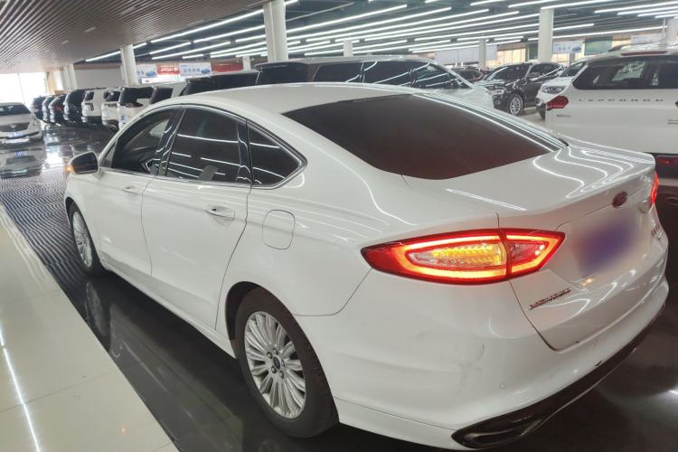 Used Ford Mondeo 2013 2.0L GTDi 200 Luxury Model Rear Left 45 Deg