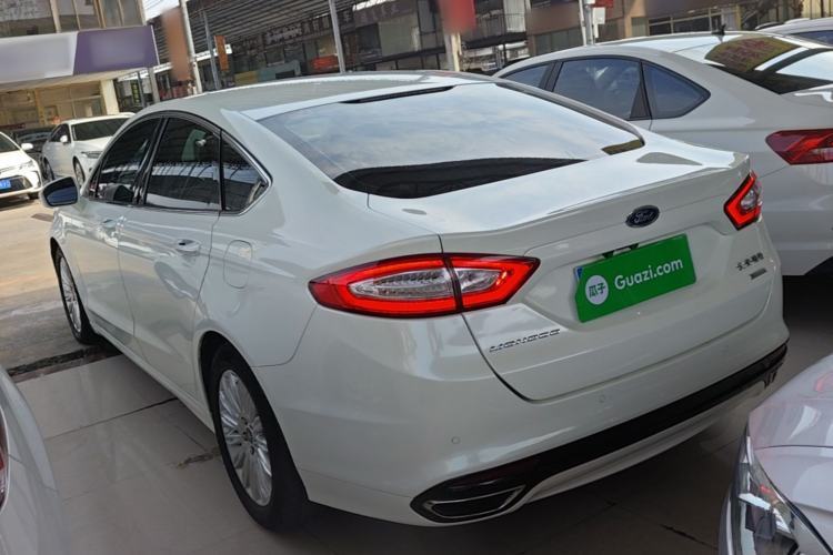 Used Ford Mondeo 2013 2.0L GTDi 200 Luxury Model Rear Left 45 Deg