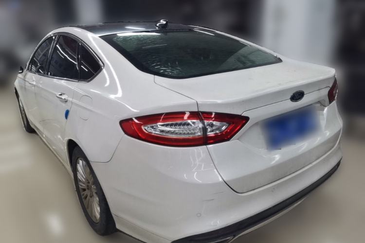 Used Ford Mondeo 2013 2.0L GTDi 200 Luxury Model Rear Left 45 Deg