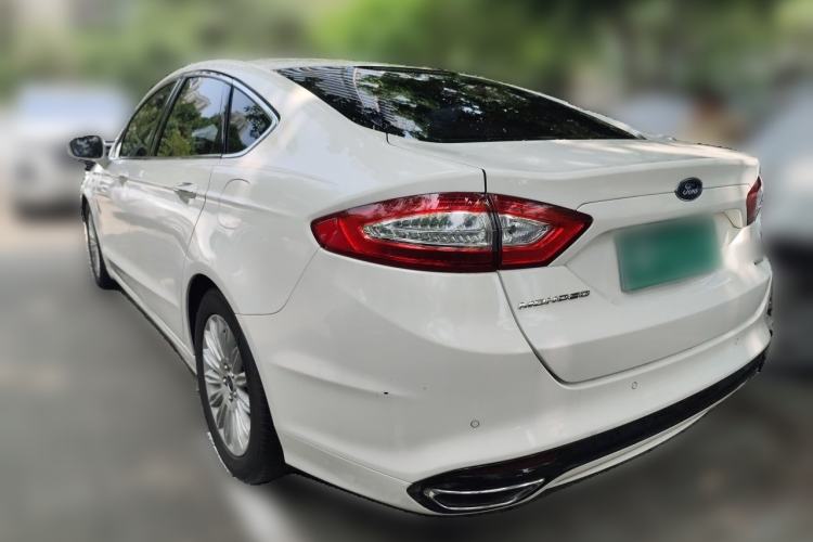 Used Ford Mondeo 2013 2.0L GTDi 200 Luxury Model Rear Left 45 Deg