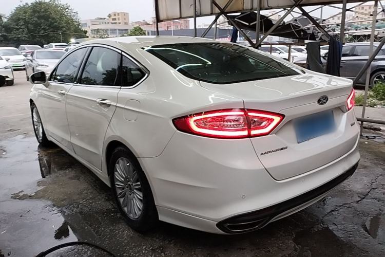 Used Ford Mondeo 2013 2.0L GTDi 200 Luxury Model Rear Left 45 Deg
