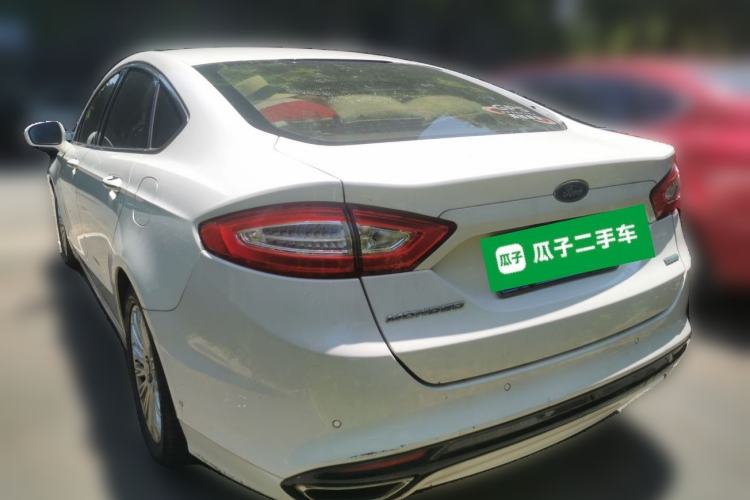 Used Ford Mondeo 2013 2.0L GTDi 200 Luxury Model Rear Left 45 Deg