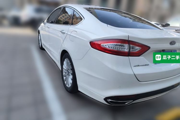 Used Ford Mondeo 2013 2.0L GTDi 200 Luxury Model Rear Left 45 Deg