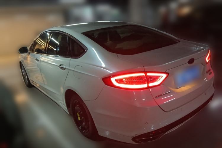 Used Ford Mondeo 2013 2.0L GTDi 200 Luxury Model Rear Left 45 Deg