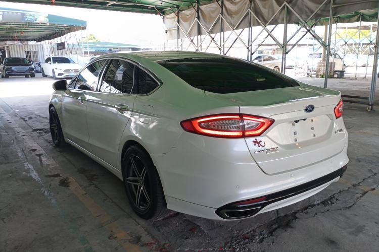 Used Ford Mondeo 2013 2.0L GTDi 200 Luxury Model Rear Left 45 Deg