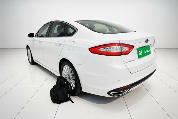Used Ford Mondeo 2013 2.0L GTDi 200 Luxury Model Rear Left 45 Deg