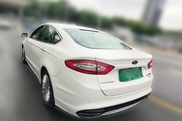 Used Ford Mondeo 2013 2.0L GTDi 200 Luxury Model Rear Left 45 Deg