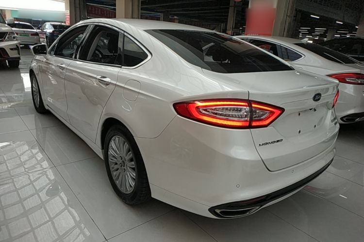 Used Ford Mondeo 2013 2.0L GTDi 200 Luxury Model Rear Left 45 Deg