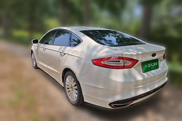 Used Ford Mondeo 2013 2.0L GTDi 200 Luxury Model Rear Left 45 Deg