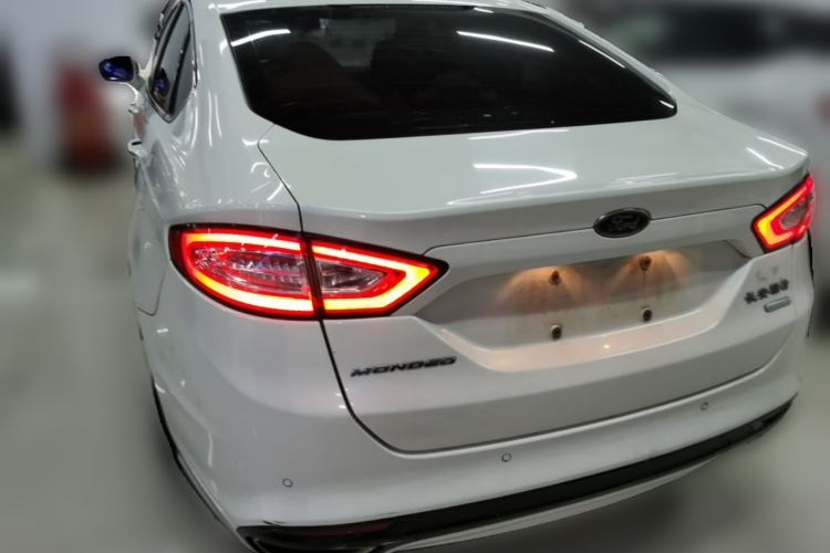 Used Ford Mondeo 2013 2.0L GTDi 200 Fashion Edition Rear Left 45 Deg
