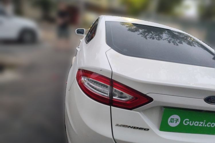 Used Ford Mondeo 2013 2.0L GTDi 200 Luxury Model Rear Left 45 Deg
