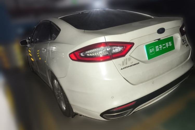 Used Ford Mondeo 2013 2.0L GTDi 200 Luxury Model Rear Left 45 Deg