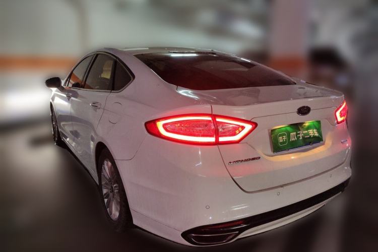 Used Ford Mondeo 2013 2.0L GTDi 200 Luxury Model Rear Left 45 Deg