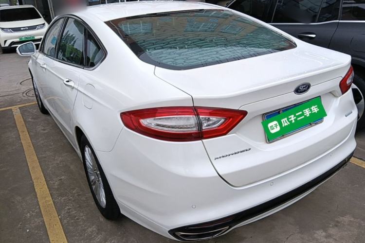 Used Ford Mondeo 2013 2.0L GTDi 200 Luxury Model Rear Left 45 Deg