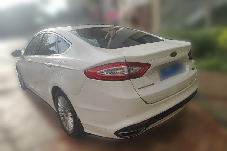 Used Ford Mondeo 2013 2.0L GTDi 200 Luxury Model Rear Left 45 Deg