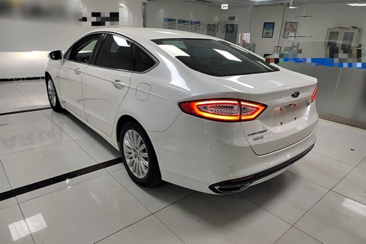 Used Ford Mondeo 2013 2.0L GTDi 200 Luxury Model Rear Left 45 Deg