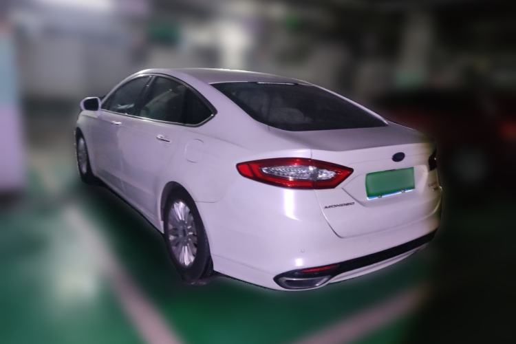 Used Ford Mondeo 2013 2.0L GTDi 200 Luxury Model Rear Left 45 Deg
