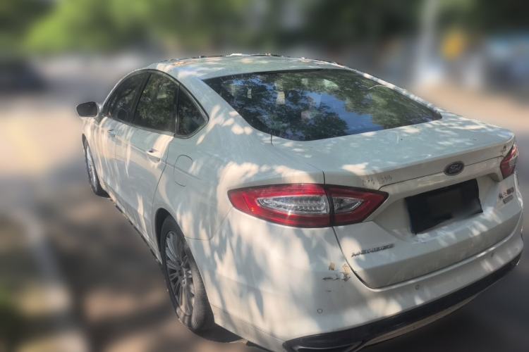 Used Ford Mondeo 2013 2.0L GTDi 200 Luxury Model Rear Left 45 Deg