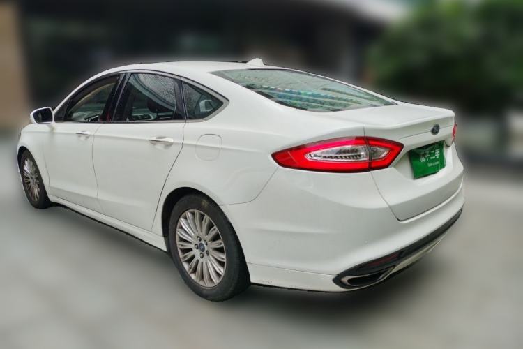 Used Ford Mondeo 2013 2.0L GTDi 200 Luxury Model Rear Left 45 Deg