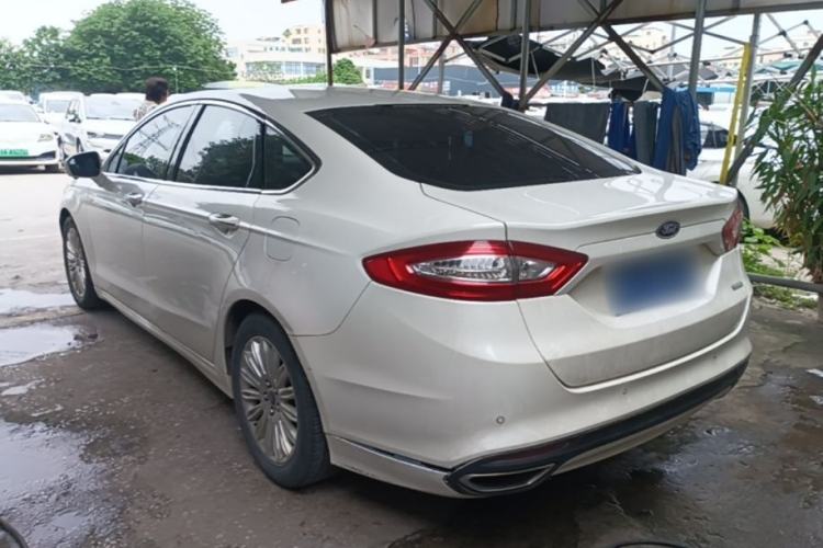 Used Ford Mondeo 2013 2.0L GTDi 200 Luxury Model Rear Left 45 Deg