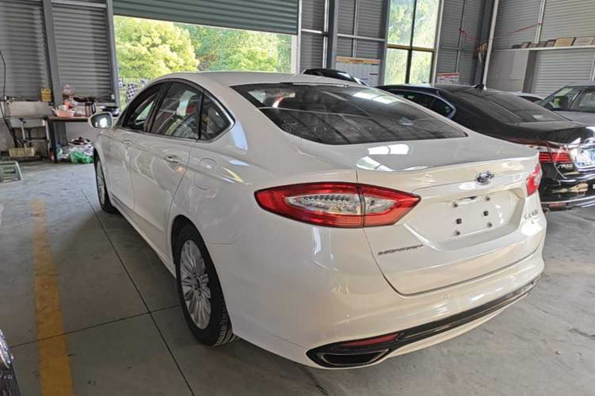 Used Ford Mondeo 2013 2.0L GTDi 200 Fashion Edition Rear Left 45 Deg