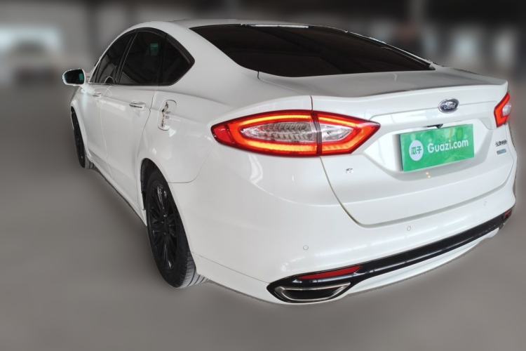 Used Ford Mondeo 2013 2.0L GTDi 200 Luxury Model Rear Left 45 Deg