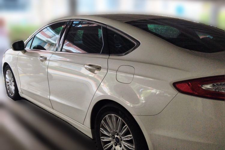 Used Ford Mondeo 2013 2.0L GTDi 200 Luxury Model Rear Left 45 Deg