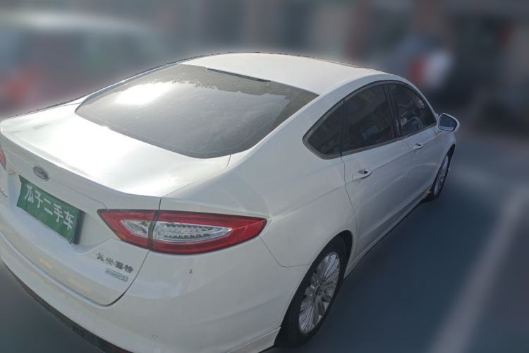 Used Ford Mondeo 2013 2.0L GTDi 200 Luxury Model Rear Right 45 Deg