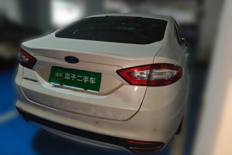 Used Ford Mondeo 2013 2.0L GTDi 200 Luxury Model Rear Right 45 Deg