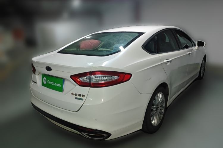 Used Ford Mondeo 2013 2.0L GTDi 200 Luxury Model Rear Right 45 Deg